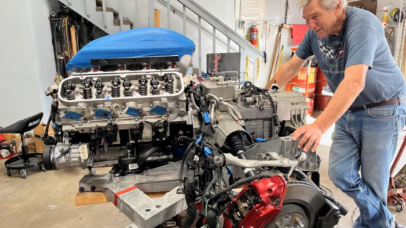 C8 Corvette Stingray with World's First 8.1-Liter Big Block V8 Hits the Freeway