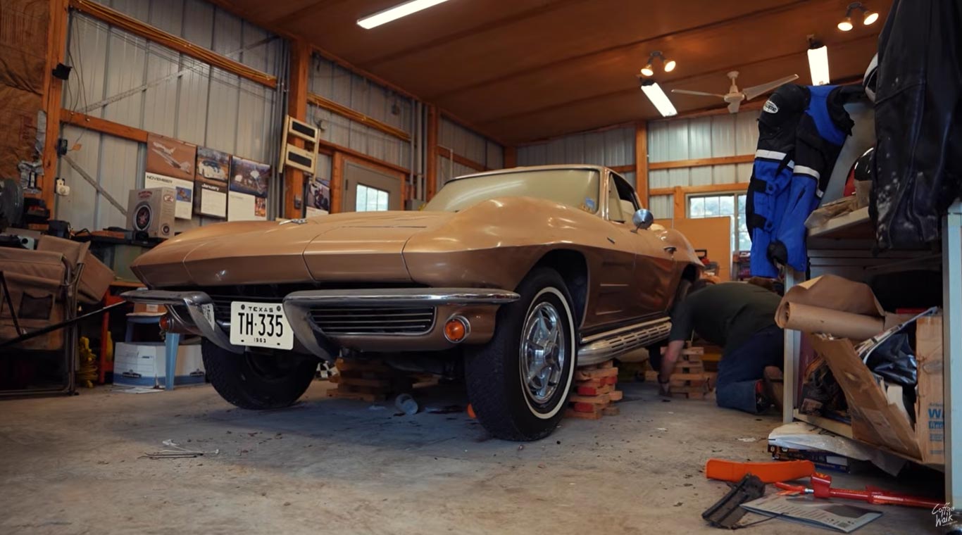 [VIDEO] Dennis Collins Rescues an Unusual 1963 Corvette Split Window Parked Since the '90s