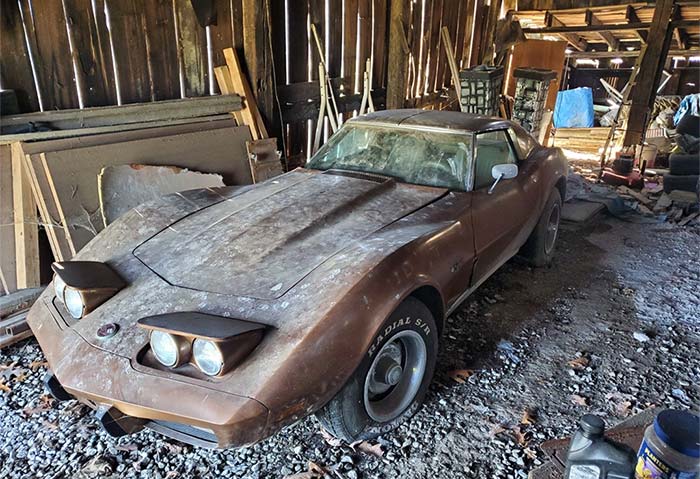 Corvettes for Sale: 'Bicentennial' 1976 Corvette Barn Find Offered on eBay for $5K