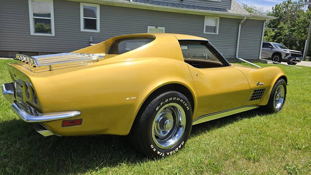 Corvettes for Sale: 33K-Mile 1972 Corvette Stingray in Unmistakable War Bonnet Yellow