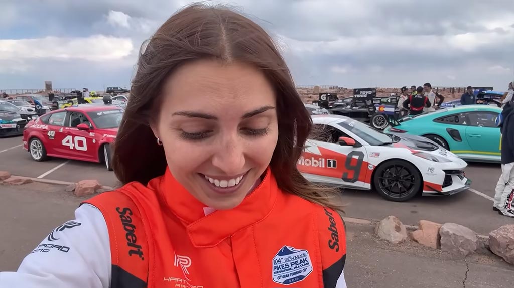 Emelia Hartford osvaja Pike Peak u svojoj Corvette ZR1 iz 2026. i najbrža je žena koja je ikada pretrčala planinu