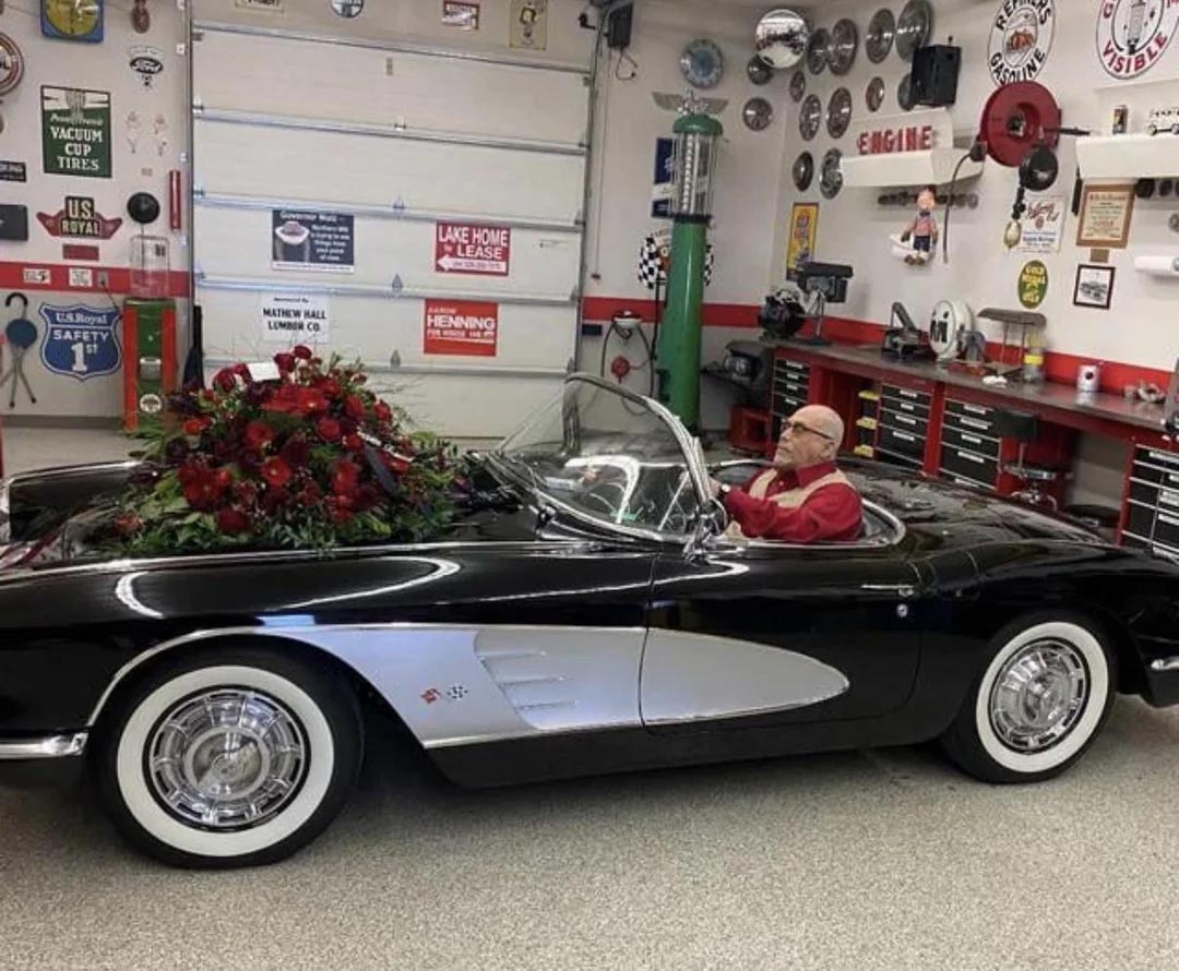 Corvette Enthusiast Goes For One Last Ride at his Funeral