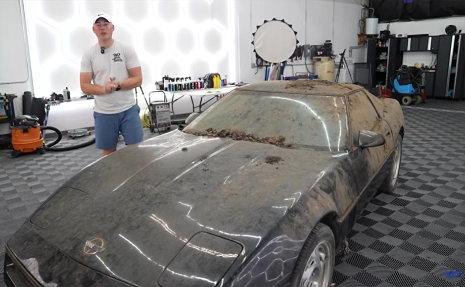 [VIDEO] Grandpa Cries After His 1990 Corvette Receives First Wash in 25 Years