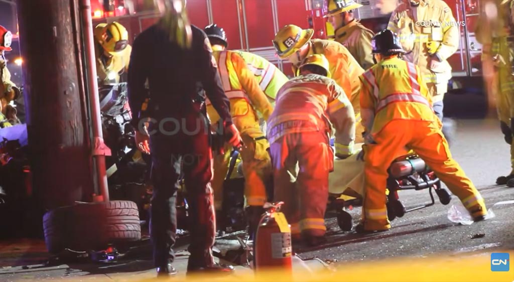 [ACCIDENT] First Responders Free Trapped C5 Corvette Driver After Crash Outside Police Station