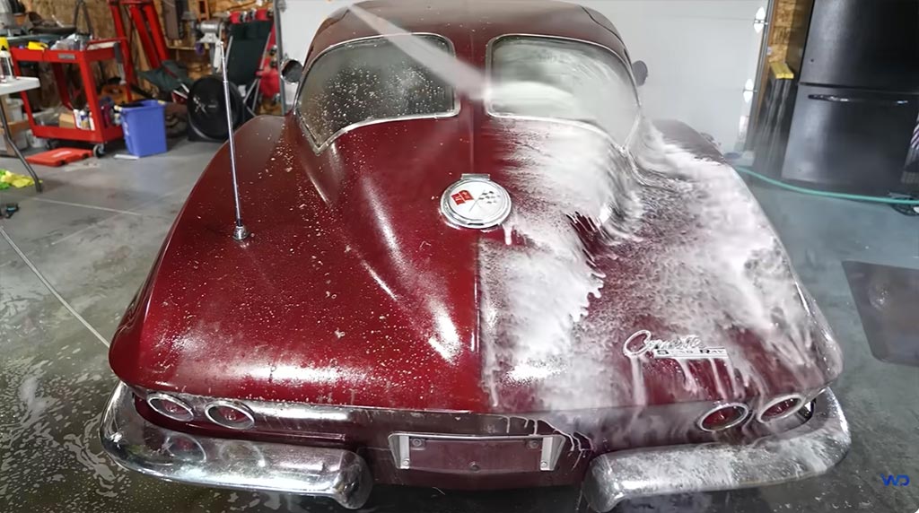 [VIDEO] 1963 Corvette Split Window Gets its First Wash in 21 Years