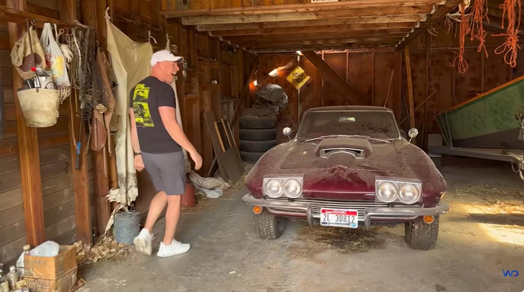 [VIDEO] 1963 Corvette Split Window Gets its First Wash in 21 Years