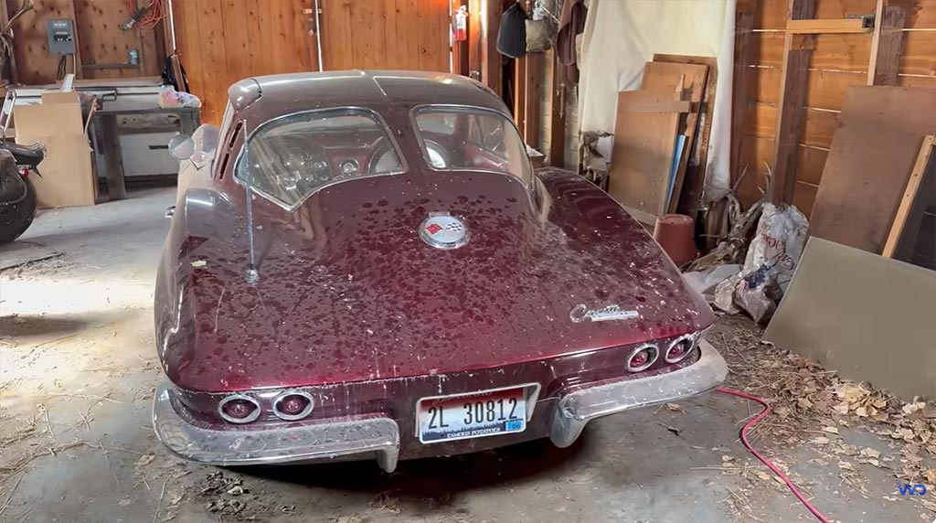 [VIDEO] 1963 Corvette Split Window Gets its First Wash in 21 Years