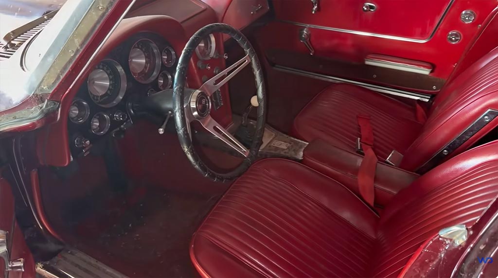 [VIDEO] 1963 Corvette Split Window Gets its First Wash in 21 Years