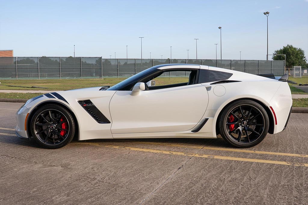Corvettes for Sale: 2016 Corvette Z06 With LMR's 900-HP Package Offered on Cars and Bids