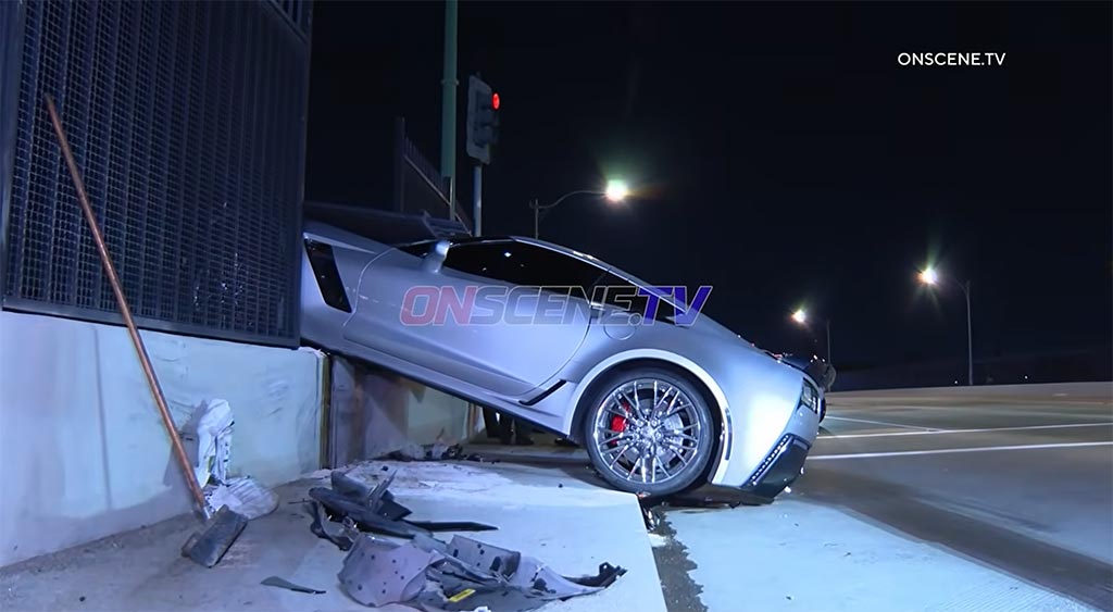 [ACCIDENT] C7 Corvette Z06 Dangles from a Highway Overpass in California