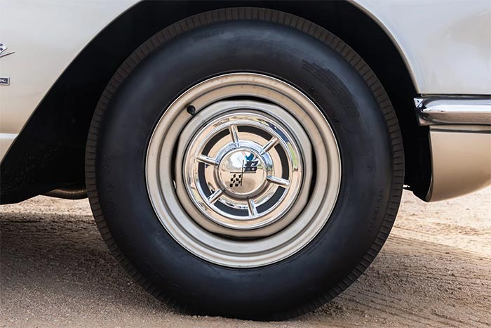 Corvettes for Sale: Ex-Pikes Peak 1962 Corvette Fuelie Offered on Bring a Trailer