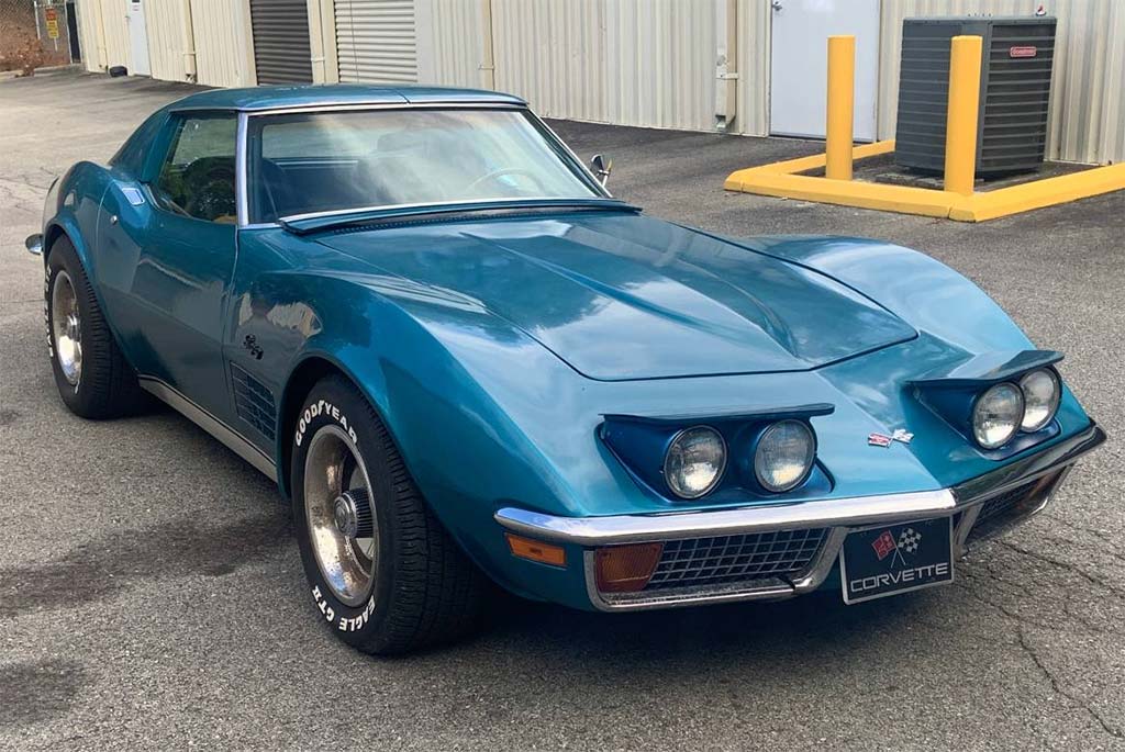 Corvettes for Sale: 21K-Mile 1972 Corvette Offered in Rare Bryar Blue on Craigslist