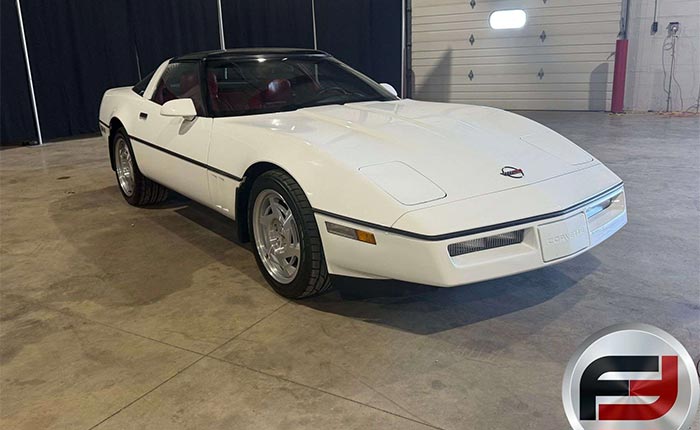 1990 White / Red Coupe