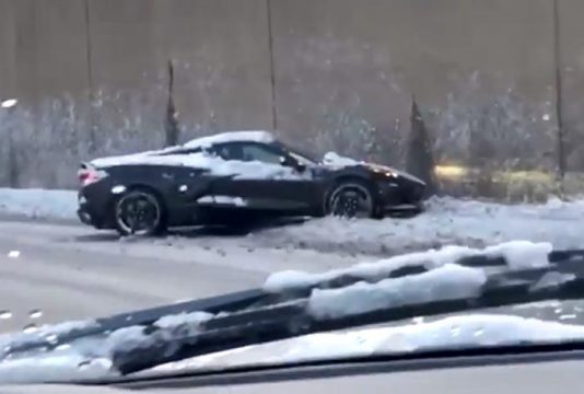 [ACCIDENT] Black 2020 Corvette Stingray Stuck on Snow-Covered Highway