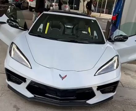 [ACCIDENT] Rapper Rod Wave Wrecks New 2020 Corvette Stingray