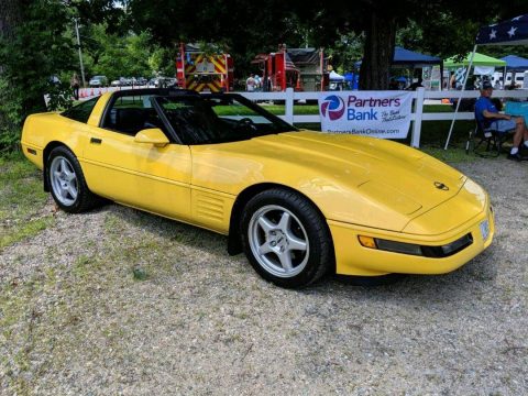 Corvettes on Craigslist: 1992 Corvette in Rare Yellow