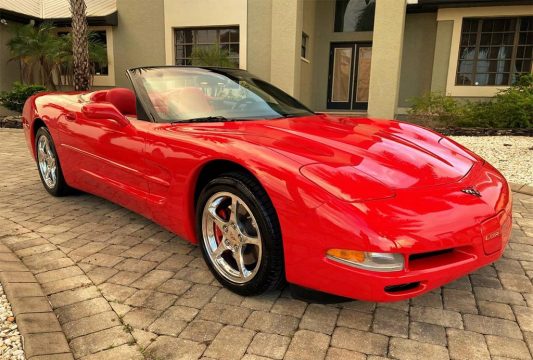 Corvettes on Craigslist: 2000 Corvette Convertible with 5,589 Original Miles