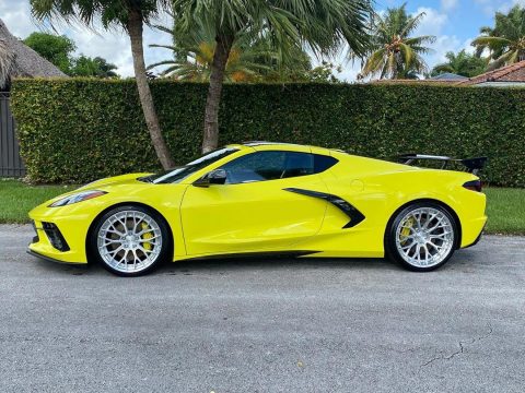 [PICS] This Accelerate Yellow 2020 Corvette Shines With Signature Performance Wheels