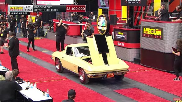 [VIDEO] Watch the Yellow 1967 Corvette L88 Sell for $2.65 Million at Mecum’s Glendale Auction