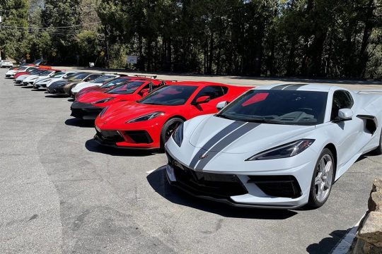 [VIDEO] 16 C8 Corvettes Go For a Cruise Together Up Palomar Mountain