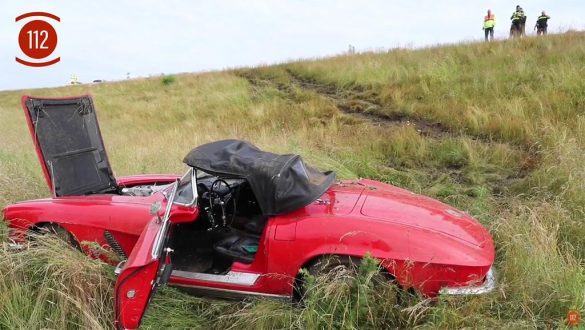 [ACCIDENT] Aftermath of a 1962 Corvette Roll-Over Crash in Europe