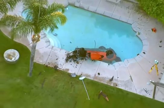 [ACCIDENT] Police Investigating the Deadly Crash of a C8 Corvette Convertible in California