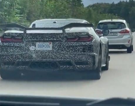 [VIDEO] Here is What Happens When a Porsche 718 GT4 Runs with a C8 Z06 on the Autobahn