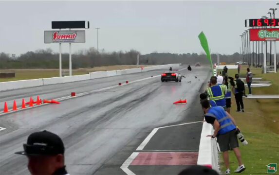 [VIDEO] Corvette Loses Rear End and Tire During Roll Race at TX2K22