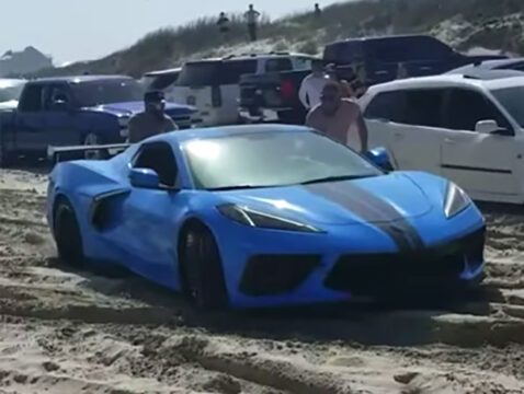 [VIDEO] C8 Corvette Gets Stuck on the Beach in Galveston