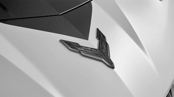 Chevrolet Is Offering a New &lsquo;Dark Stealth&rsquo; Crossed-Flags Emblem for the 2023 Corvettes