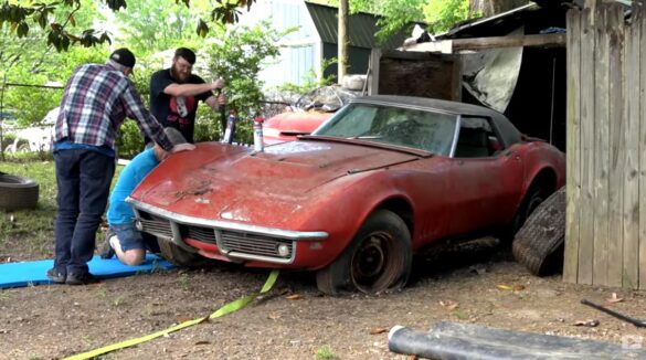 [VIDEO] Back Story on this Barn Find 1968 Corvette 427 Is the Stuff of Urban Legends