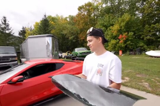 [VIDEO] Dumb C8 Corvette Owner Finds Out that Porcelain Does In Fact Shatter Glass