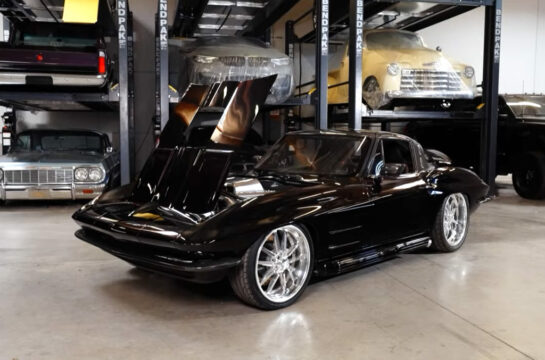 Corvettes for Sale: &lsquo;CarbonRay&rsquo; is a Supercharged 1963 Corvette Split Window Restomod