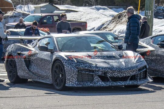 [SPIED] Video of the C8 Corvette ZORA Prototypes Leaving a Gas Station