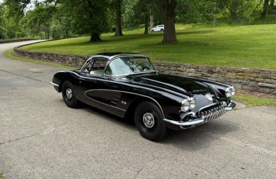 Corvettes for Sale: Black/White 1959 Corvette with a 327 V8 Offered on eBay