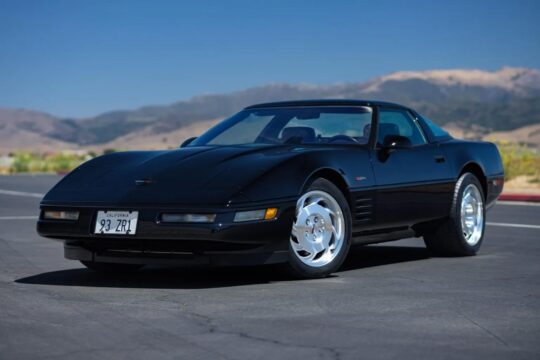 Corvettes for Sale: 2,400-Mile 1993 Corvette ZR1 Offered on Bring a Trailer