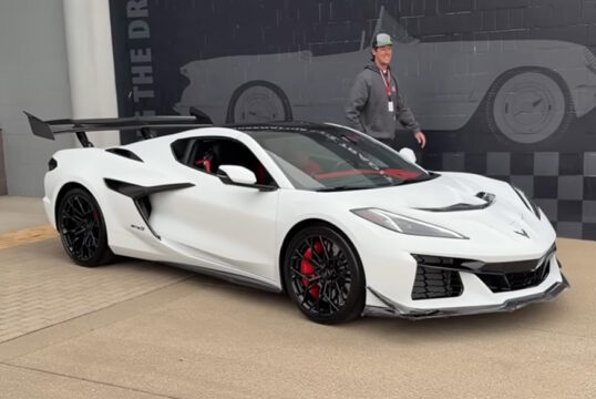 [VIDEO] Cleetus McFarland Takes a Tour of the Assembly Plant and Then Picks Up his C8 ZR1