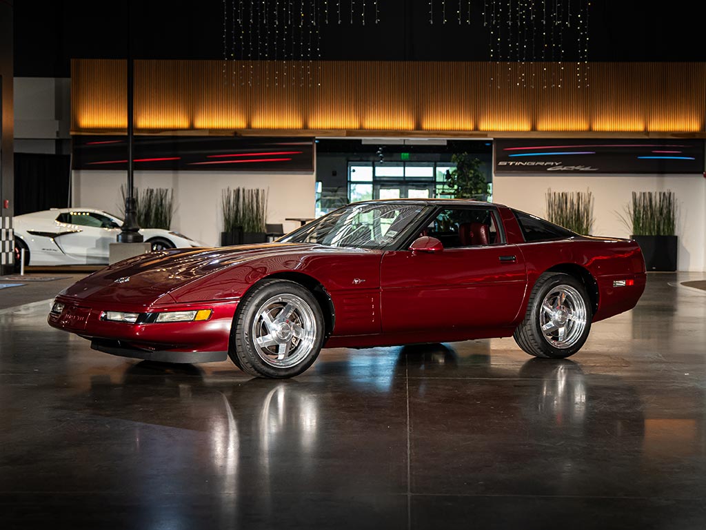 PICS] Michael Jordan's 1993 Corvette ZR-1 Now on Display at the