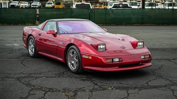 Corvette for Sale: Rare Shinoda/Mears 1990 Corvette ZR-1 Offered on Bring a Trailer