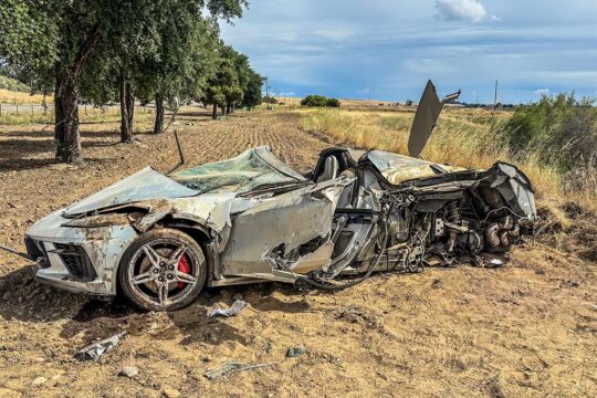 [ACCIDENT] C8 Corvette Stingray Crashes After Driver Loses Control at High Speed