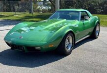 Corvettes for Sale: 13K-Mile 1975 Corvette Convertible with Hardtop Corvettes for Sale: 13K-Mile 1975 Corvette Convertible with Hardtop