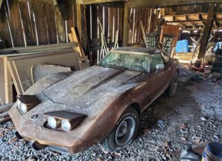 Corvettes for Sale: ‘Bicentennial’ 1976 Corvette Barn Find Offered on eBay for $5K Corvettes for Sale: 'Bicentennial' 1976 Corvette Barn Find offered on eBay for $5K