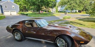 Corvettes for Sale: 28K-Mile 1974 Corvette Optioned With a 454 V8 and a 4-Speed Manual on Craigslist Corvettes for Sale: 28K-Mile 1974 Corvette 454 V8 and a 4-Speed Manual on Craigslist