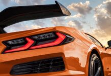 Canadian Police Searching for C8 Corvette Driver Who Recorded Himself Hitting 186 MPH on Public Streets Canadian Police Searching for C8 Corvette Driver Who Recorded Himself Hitting 186 MPH on Public Streets