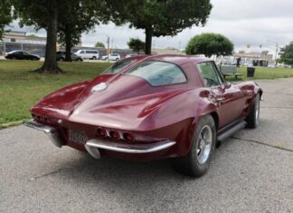 Corvettes for Sale: Non-Original 1963 Corvette Split Window with Questionable Body Mods Offered for $79,500 on eBay Corvettes for Sale: Non-Original 1963 Corvette Split Window with Questionable Body Mods Offered for $79,500 on eBay