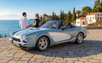 Boutique Japanese Manufacturer Mitsuoka Turns a Miata into a First-Gen Corvette Tribute Boutique Japanese Manufacturer Mitsuoka Turns a Miata into a First-Gen Corvette Tribute
